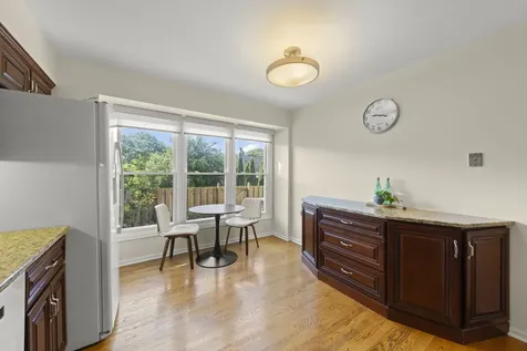 1969 Wexford Circle Wheaton IL 60189