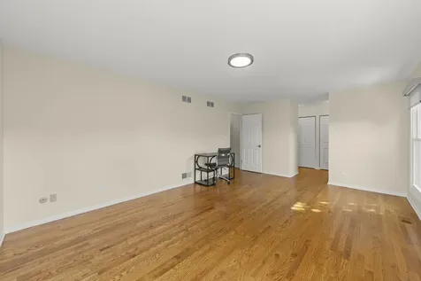 1969 Wexford Circle Wheaton IL 60189