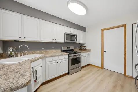 7770 Bristol Park Drive Tinley Park IL 60477