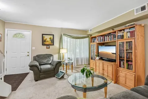 1435 Bear Flag Drive Hanover Park IL 60133