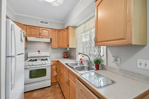 1435 Bear Flag Drive Hanover Park IL 60133