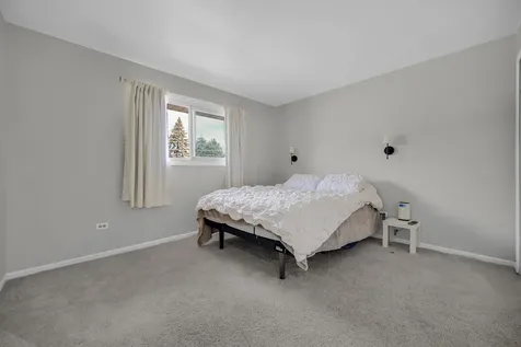 7305 West 75th Street Bridgeview IL 60455