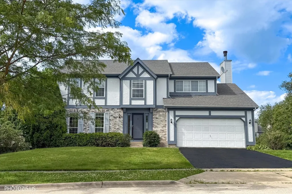 1906 Armwood Lane Mundelein IL 60060