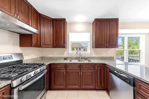 1906 Armwood Lane Mundelein IL 60060