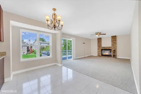 1906 Armwood Lane Mundelein IL 60060
