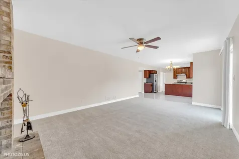 1906 Armwood Lane Mundelein IL 60060
