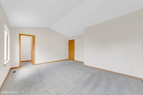 1906 Armwood Lane Mundelein IL 60060