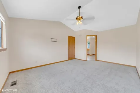 1906 Armwood Lane Mundelein IL 60060
