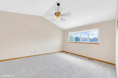 1906 Armwood Lane Mundelein IL 60060