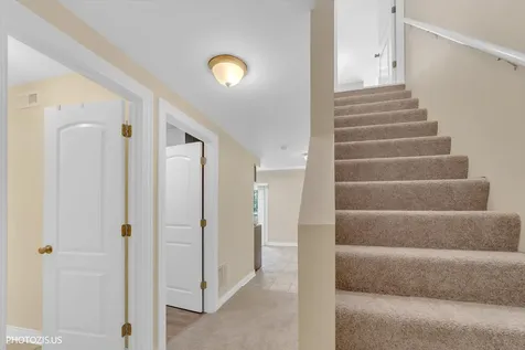 1906 Armwood Lane Mundelein IL 60060
