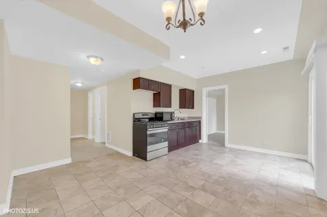 1906 Armwood Lane Mundelein IL 60060