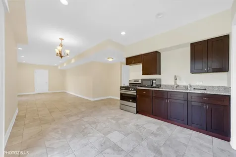 1906 Armwood Lane Mundelein IL 60060
