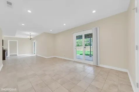 1906 Armwood Lane Mundelein IL 60060