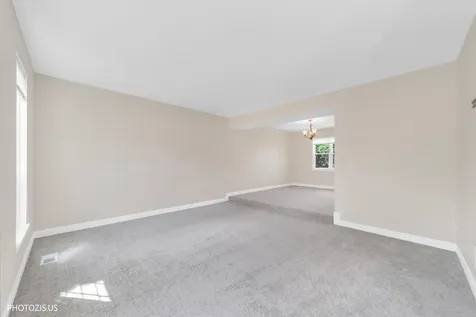 1906 Armwood Lane Mundelein IL 60060