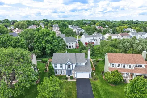 1906 Armwood Lane Mundelein IL 60060