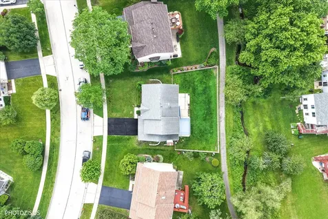 1906 Armwood Lane Mundelein IL 60060