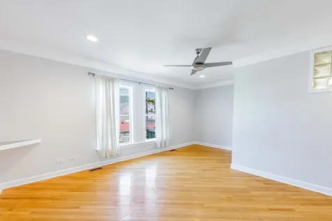 3413 South Indiana Avenue Chicago IL 60616