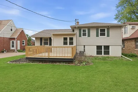 2528 28TH Street Moline IL 61265