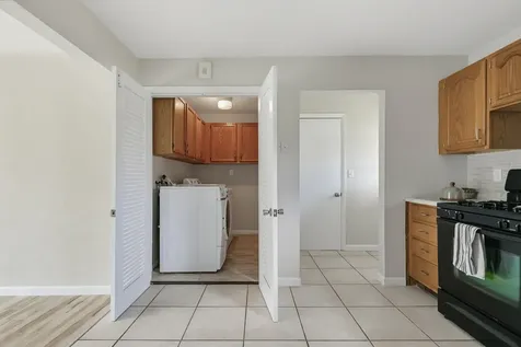 307 33RD Avenue East Moline IL 61244