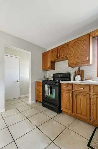 307 33RD Avenue East Moline IL 61244