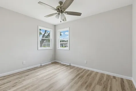 307 33RD Avenue East Moline IL 61244