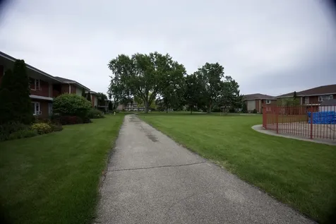 1105 Holiday Lane Des Plaines IL 60016