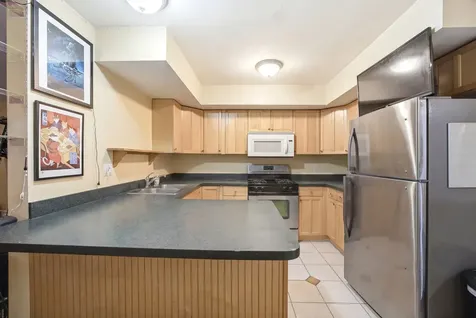 1105 Holiday Lane Des Plaines IL 60016