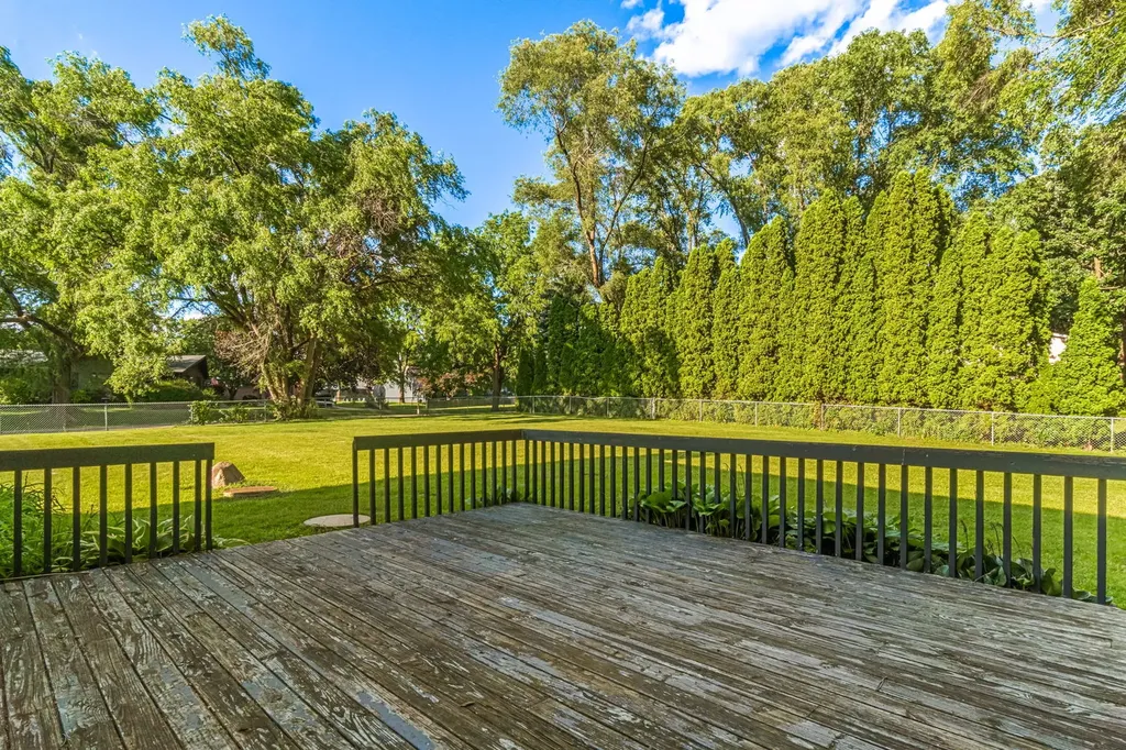 40233 North Lakeview Avenue Antioch IL 60002