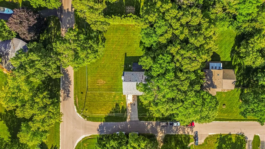 40233 North Lakeview Avenue Antioch IL 60002