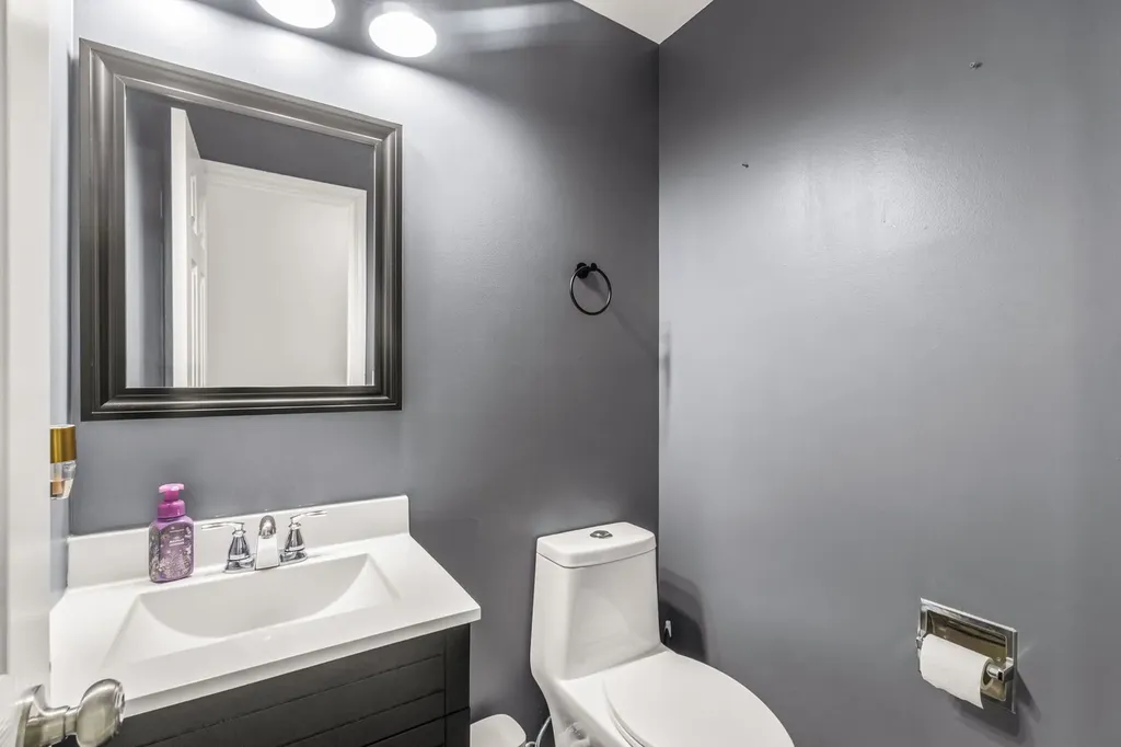 40233 North Lakeview Avenue Antioch IL 60002
