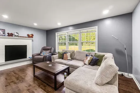 40233 North Lakeview Avenue Antioch IL 60002