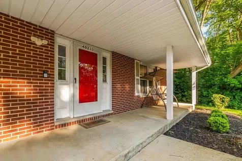 40233 North Lakeview Avenue Antioch IL 60002
