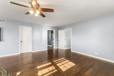 40233 North Lakeview Avenue Antioch IL 60002