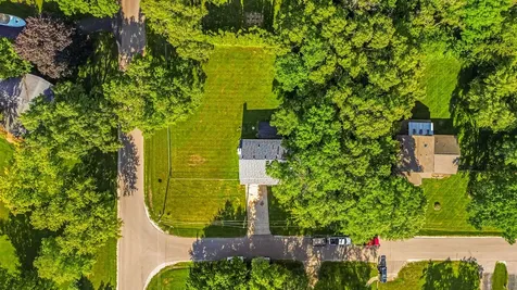 40233 North Lakeview Avenue Antioch IL 60002