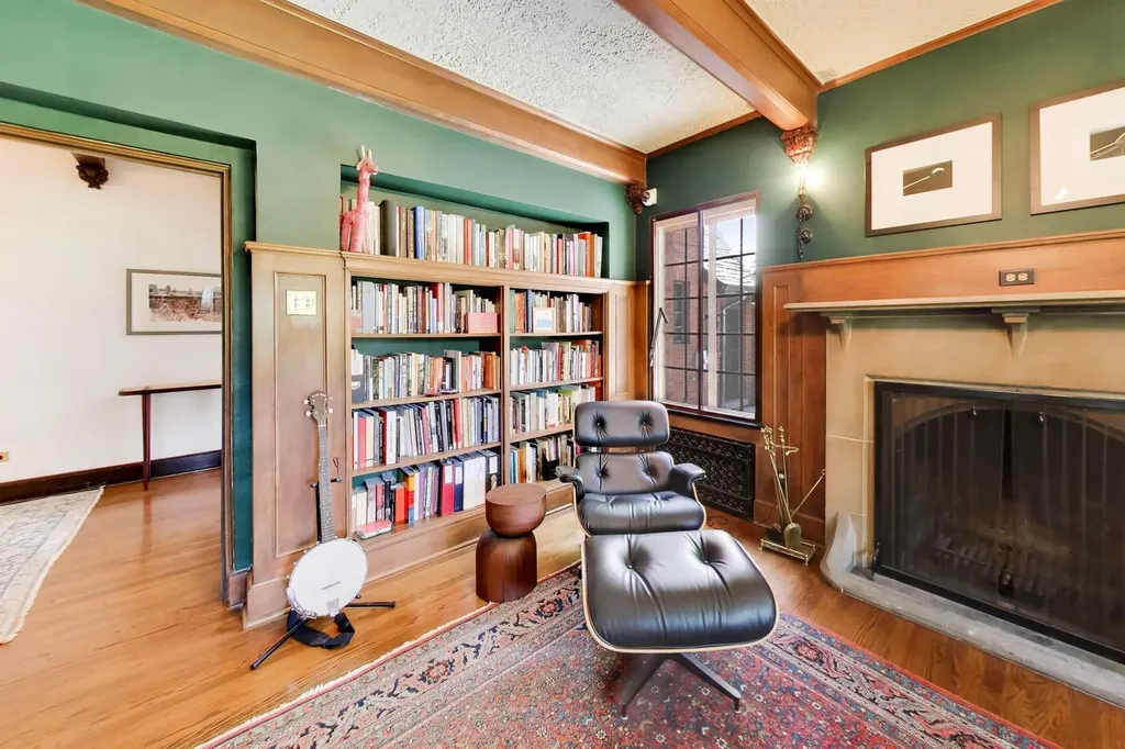 8844 South Pleasant Avenue Chicago IL 60643