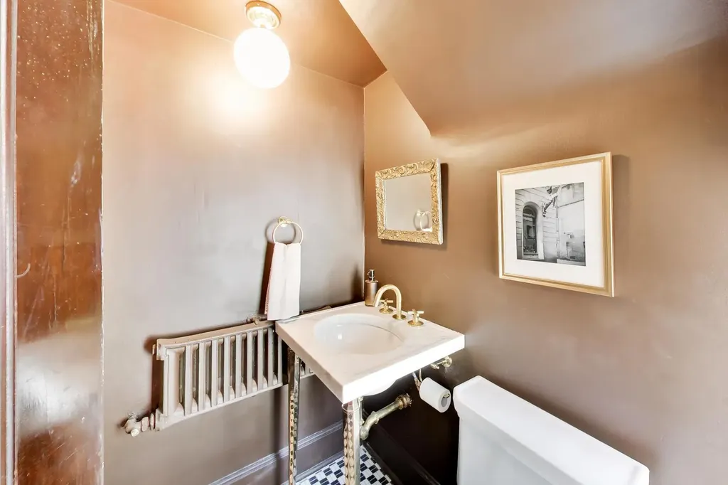 8844 South Pleasant Avenue Chicago IL 60643