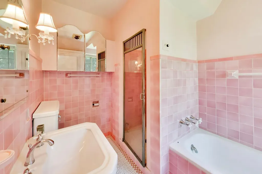 8844 South Pleasant Avenue Chicago IL 60643