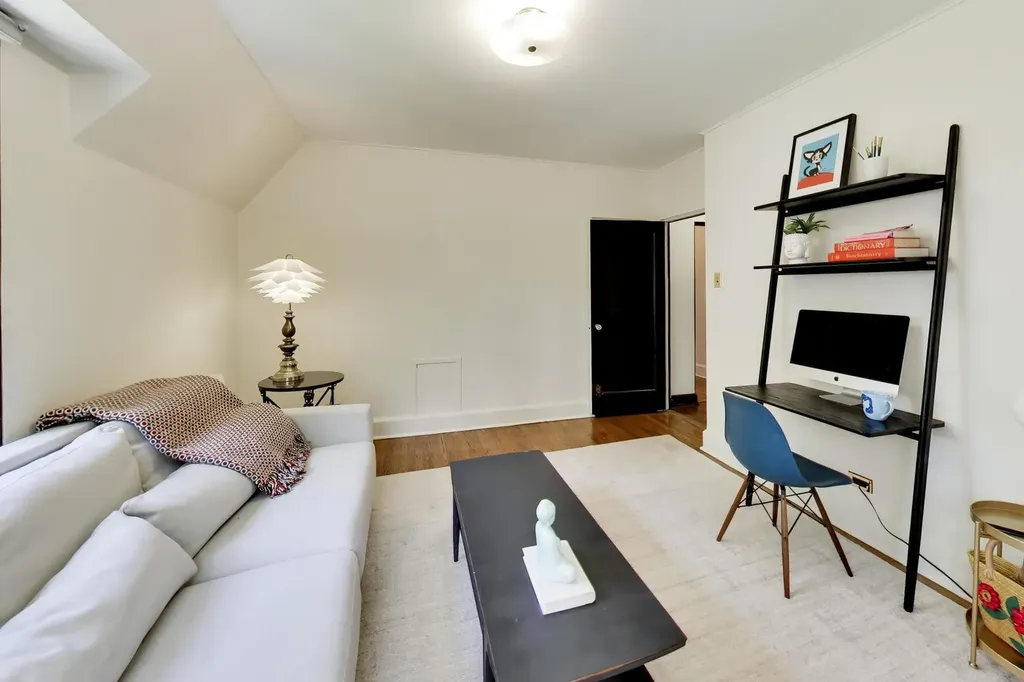 8844 South Pleasant Avenue Chicago IL 60643