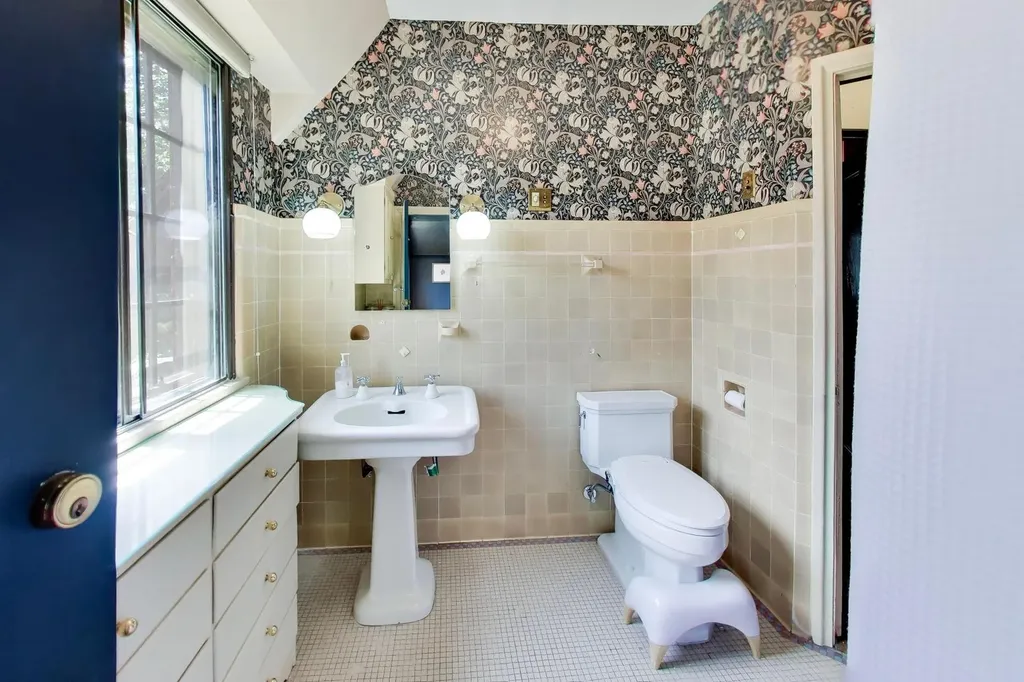 8844 South Pleasant Avenue Chicago IL 60643