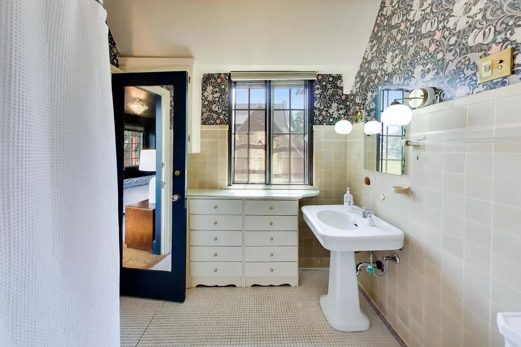 8844 South Pleasant Avenue Chicago IL 60643