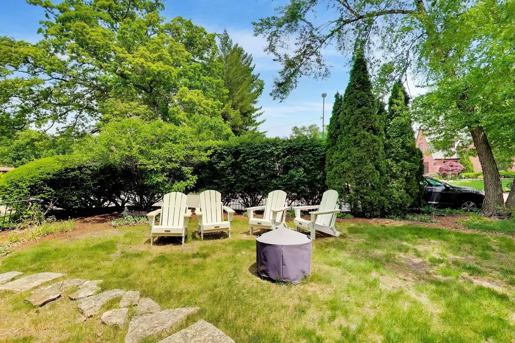 8844 South Pleasant Avenue Chicago IL 60643