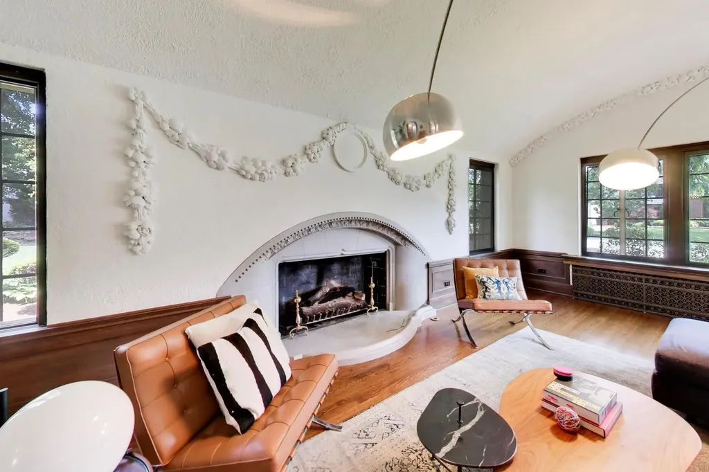 8844 South Pleasant Avenue Chicago IL 60643