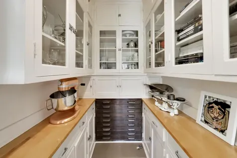 8844 South Pleasant Avenue Chicago IL 60643