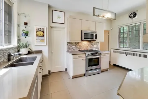 8844 South Pleasant Avenue Chicago IL 60643
