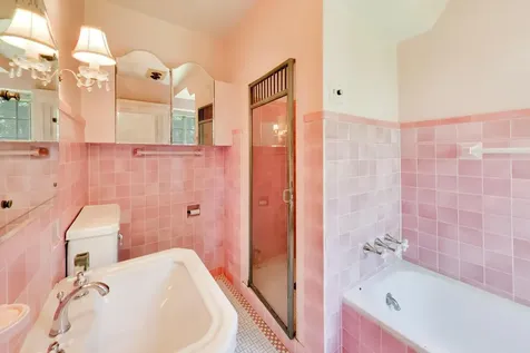 8844 South Pleasant Avenue Chicago IL 60643