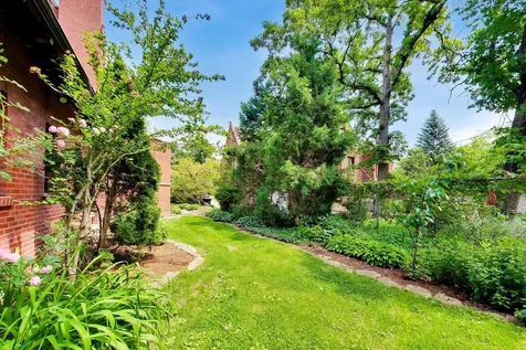 8844 South Pleasant Avenue Chicago IL 60643