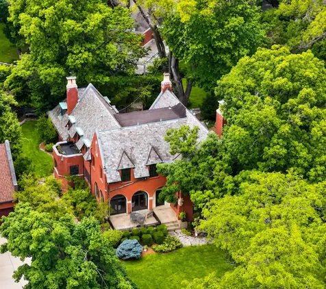 8844 South Pleasant Avenue Chicago IL 60643