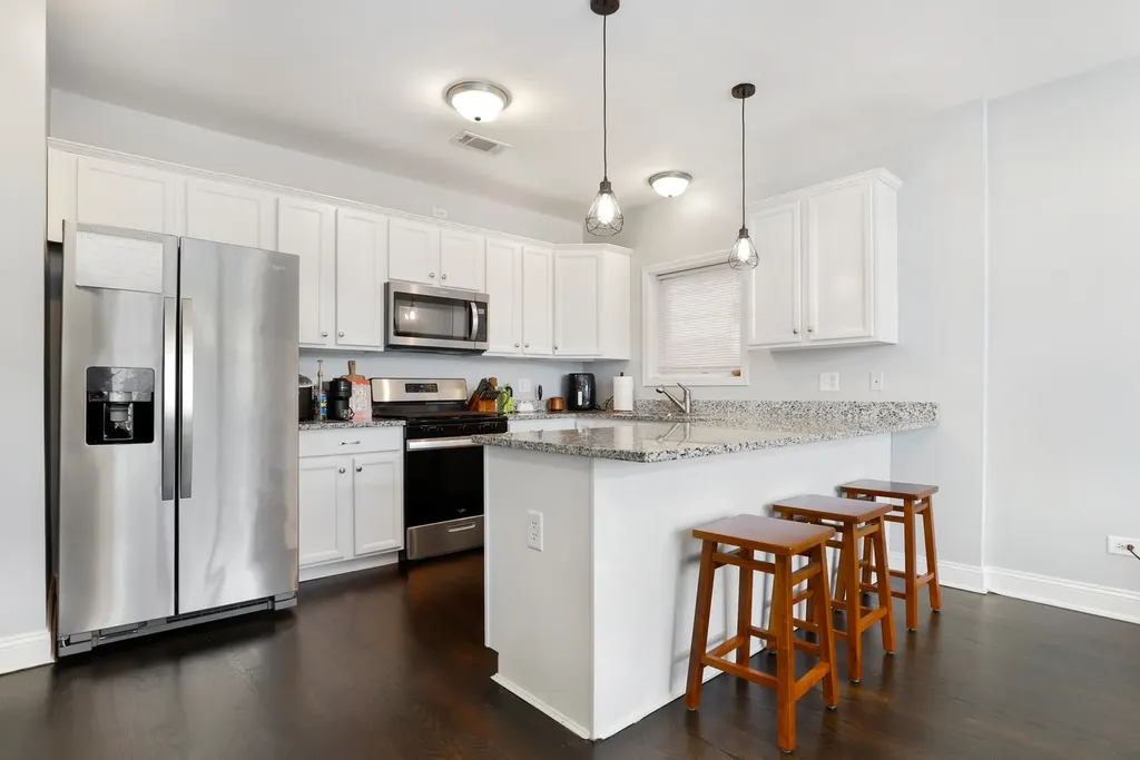11148 South Kedzie Avenue Chicago IL 60655