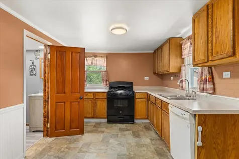 908 North Otter Creek Road Streator IL 61364