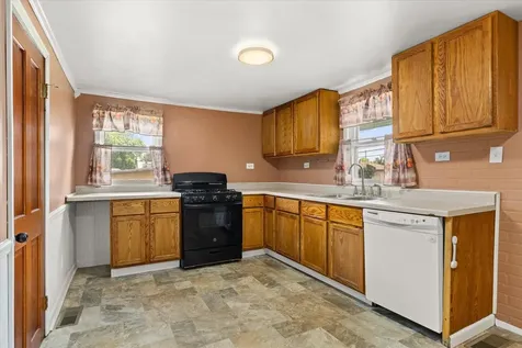 908 North Otter Creek Road Streator IL 61364
